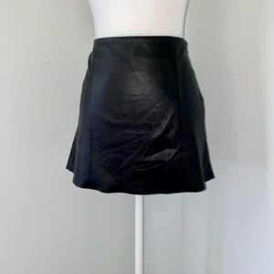 Vintage 90’s black leather mini skirt